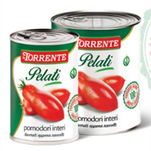Los tomates enteros pelados Torrente son muy versátiles y fáciles de utilizar en cualquier receta que requiera tomates pelados, ya sea para preparar salsas, sopas, guisos, entre otros. Además, son la opción perfecta para aquellos que desean crear platos emblemáticos de la cocina italiana, como la puttanesca, la amatriciana o la boloñesa.