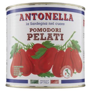Los tomates enteros pelados Antonella son el ingrediente ideal para cualquier receta de pizza o plato italiano. Estos tomates son pelados y envasados en su propio jugo, lo que permite conservar su sabor auténtico y su textura jugosa y firme. Los pizzeros y cocineros experimentados saben que la calidad de los ingredientes es esencial para crear platillos de primera calidad. Es por eso que Antonella ha sido la marca preferida por muchos chefs en todo el mundo.