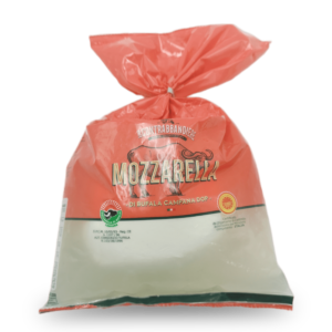 La Mozzarella Fresca de Bufala Campana DOP de "il Contrabbandiere": sabor auténtico italiano para pizzas y platos gourmet saludables y gustosos.
